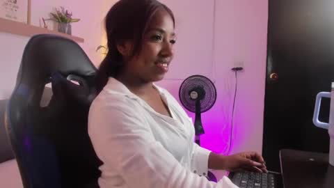 Snapshot of alondra_bernet chatting on 06.02.26 A L O N D R A online show from 06.02.26