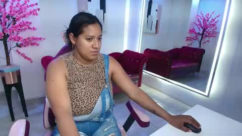 Alondra  online show from 12.02.25