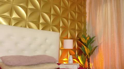 Hazel Bowie online show from 04.08.26