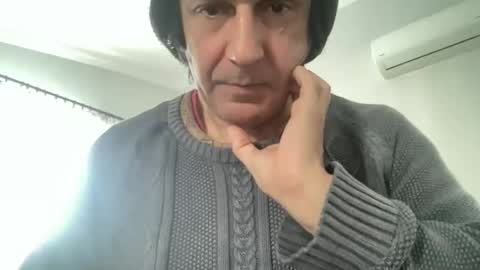 Snapshot of alphandre chatting on 01.26.25 AlphAndre online show from 01.26.25