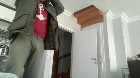 Snapshot of alphandre chatting on 02.08.25 AlphAndre online show from 02.08.25