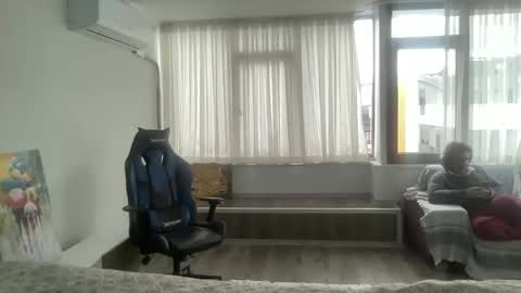 Snapshot of alphandre chatting on 02.28.25 AlphAndre online show from 02.28.25