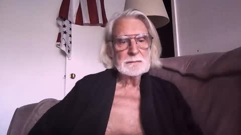 AlphaUniform online show from 12.05.25