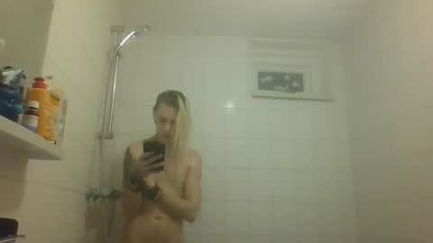 Snapshot of altboy010 chatting on 01.01.25 altboy010 online show from 01.01.25