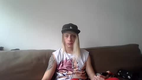 Snapshot of altboy010 chatting on 09.20.25 altboy010 online show from 09.20.25