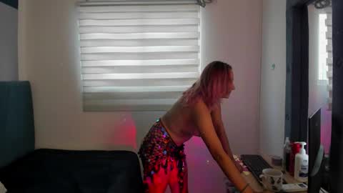 Snapshot of alterego1__ chatting on 09.15.25 Alter  online show from 09.15.25