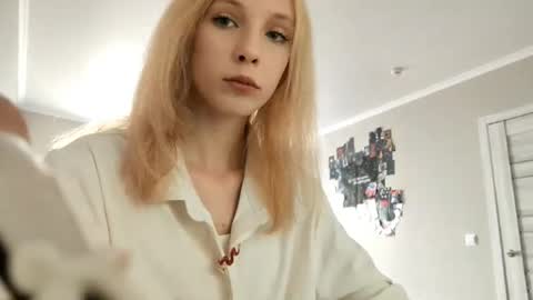 Snapshot of altheadoyel chatting on 09.16.25 May online show from 09.16.25