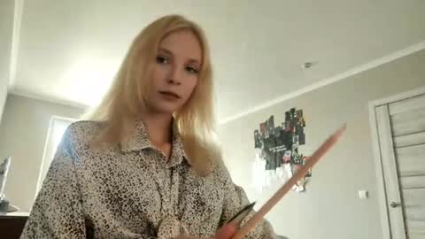 Snapshot of altheadoyel chatting on 09.17.25 May online show from 09.17.25