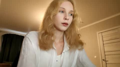 Snapshot of altheadoyel chatting on 09.30.25 May online show from 09.30.25