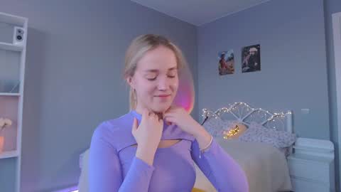 Snapshot of aluntick chatting on 02.04.25 Amelia NEXT STREAM  online show from 02.04.25