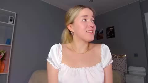Snapshot of aluntick chatting on 02.28.25 Amelia NEXT STREAM  online show from 02.28.25
