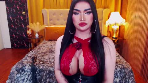 Snapshot of alurajhenson chatting on 11.07.25 Alura Jhenson online show from 11.07.25