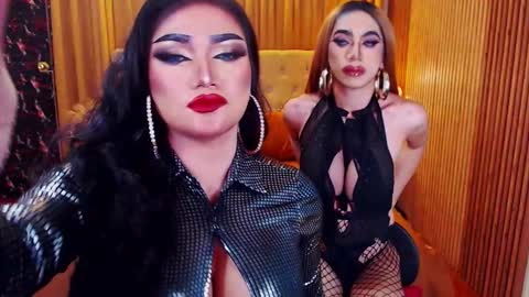 Snapshot of alurajhenson chatting on 12.14.25 Alura Jhenson online show from 12.14.25