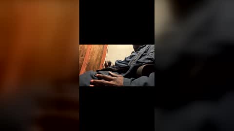 Snapshot of alwayshorny240177 chatting on 12.01.25 alwayshorny240177 online show from 12.01.25