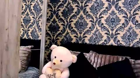 aly online show from 12.22.24