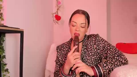 Snapshot of alyjonesoficiall_ chatting on 02.15.25 Aly Instg oficial alyjones Lush and Domi love toys are on online show from 02.15.25