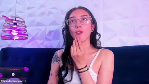 Snapshot of alys_molly chatting on 01.29.25 sopie online show from 01.29.25