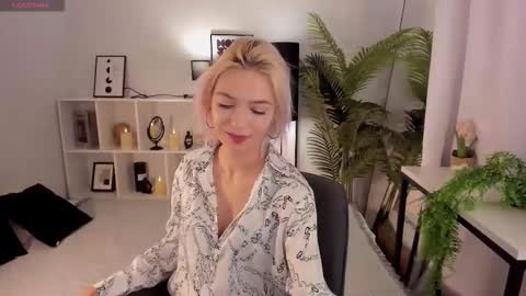 Snapshot of alysiasun chatting on 09.15.25 Alysia online show from 09.15.25