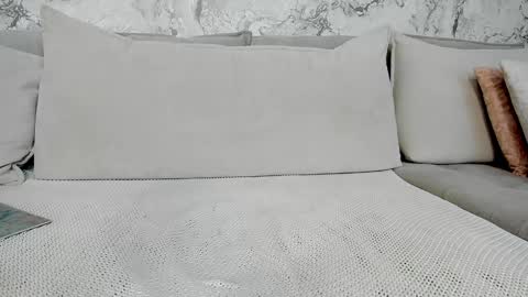 alysamillan online show from 01.12.25