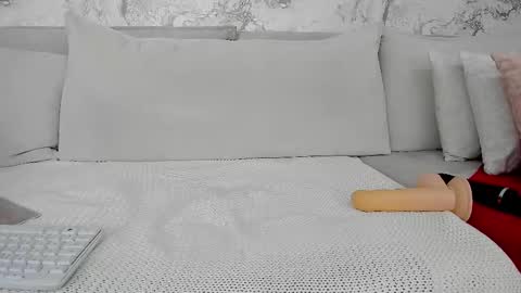 alysamillan online show from 03.10.25