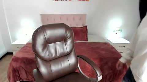 alyssia wolds online show from 02.07.25