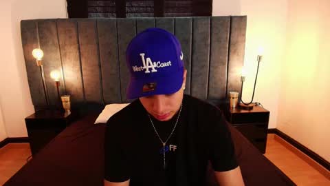 Snapshot of amadeo_wild chatting on 02.15.25 Amadeo Wild online show from 02.15.25