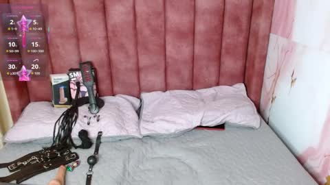 Hilary Ester online show from 04.08.26