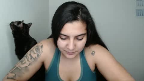 The queen of the biceps  online show from 03.12.25