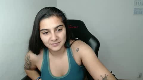 The queen of the biceps  online show from 11.24.25