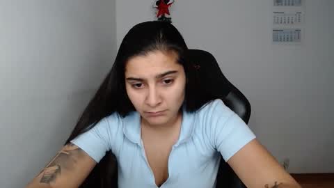 The queen of the biceps  online show from 12.22.25