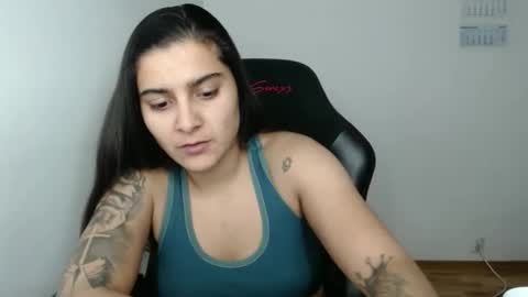 The queen of the biceps  online show from 01.13.26