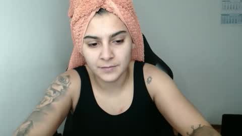 The queen of the biceps  online show from 01.31.26