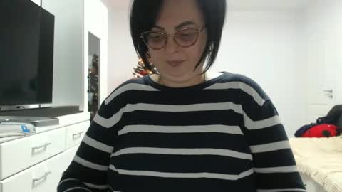 Snapshot of amanda_muller5 chatting on 12.13.25 Anda .. online show from 12.13.25