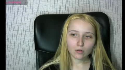 Snapshot of amanda_sherr chatting on 12.20.24 Amanda online show from 12.20.24