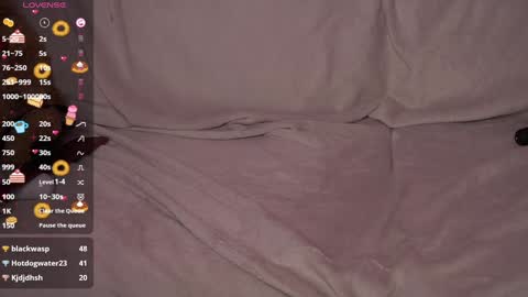 Snapshot of amandaafire chatting on 01.08.25 Amanda online show from 01.08.25