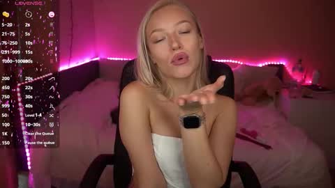 Snapshot of amandaafire chatting on 09.24.25 Amanda online show from 09.24.25