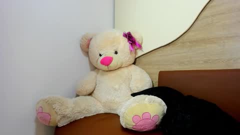 amara_brunet online show from 11.14.25