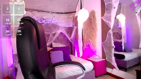 Snapshot of amara_davis1 chatting on 10.16.25 amara_davis1 online show from 10.16.25