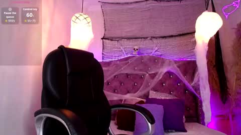 Snapshot of amara_davis1 chatting on 10.17.25 amara_davis1 online show from 10.17.25