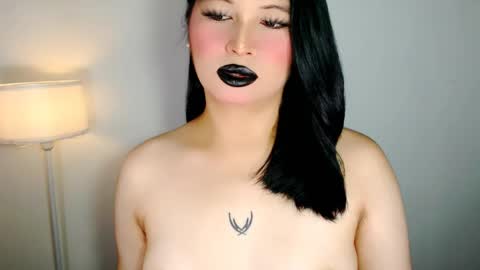 Snapshot of amara_perry30 chatting on 05.06.26 Amara online show from 05.06.26