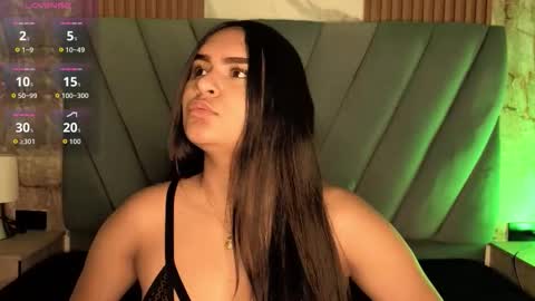 amarahanks_ online show from 11.10.25