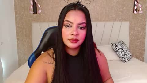 Snapshot of amaranta_carey chatting on 11.17.25 amaranta_carey online show from 11.17.25