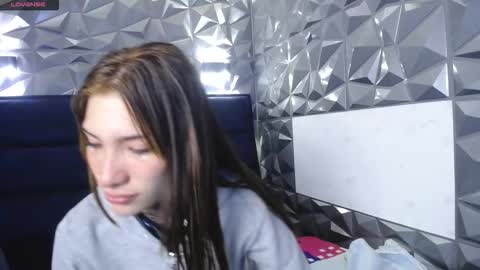 Snapshot of amare_sole chatting on 10.27.25 Amare Sole online show from 10.27.25
