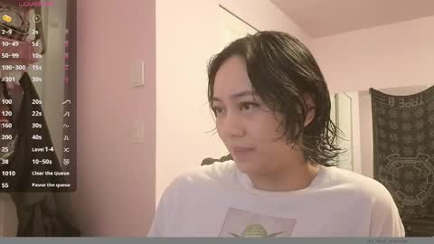 Snapshot of amateuroras chatting on 05.26.26 leash online show from 05.26.26
