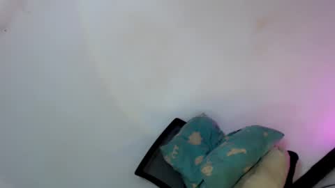 Snapshot of amayahugecock69 chatting on 01.17.25 Annika 25yrs old online show from 01.17.25