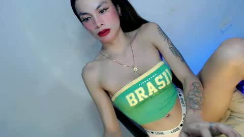 Snapshot of amayahugecock69 chatting on 03.10.25 Annika 25yrs old online show from 03.10.25