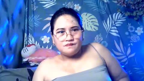 Snapshot of amazing_angel22 chatting on 05.10.26 amazing angel online show from 05.10.26