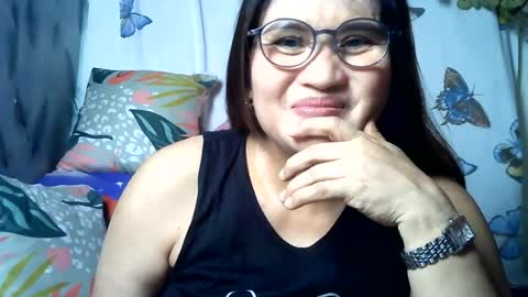 Snapshot of amazing_angel22 chatting on 06.25.26 amazing angel online show from 06.25.26