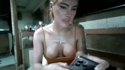 Snapshot of amazingbombshellx chatting on 05.17.26 kendra online show from 05.17.26