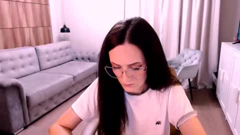 Izza online show from 11.24.25